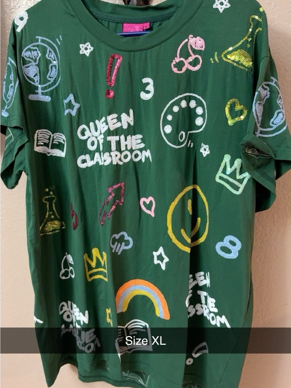 QUEEN OF SPARKLES Green Graphic Short Sleeve Tee